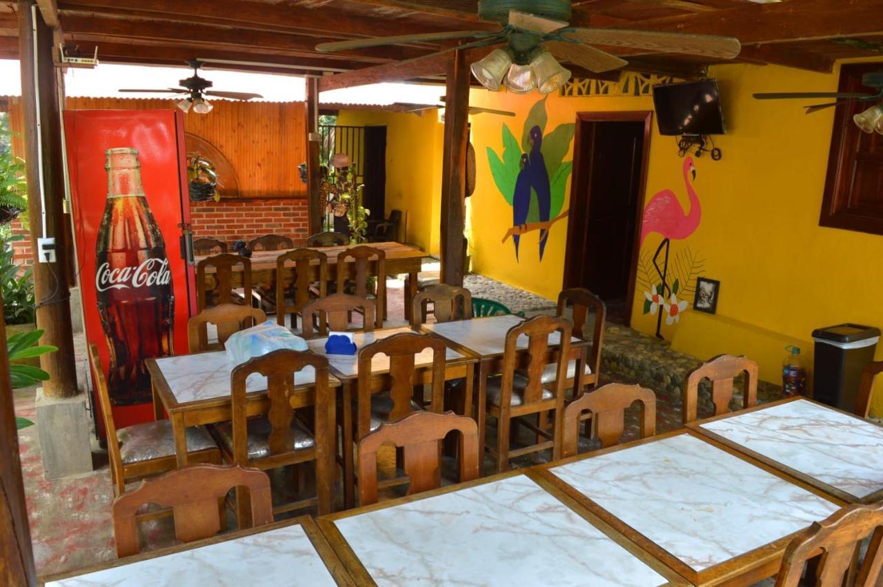 Ecohostal Palmares Del Rio Гуачака Экстерьер фото